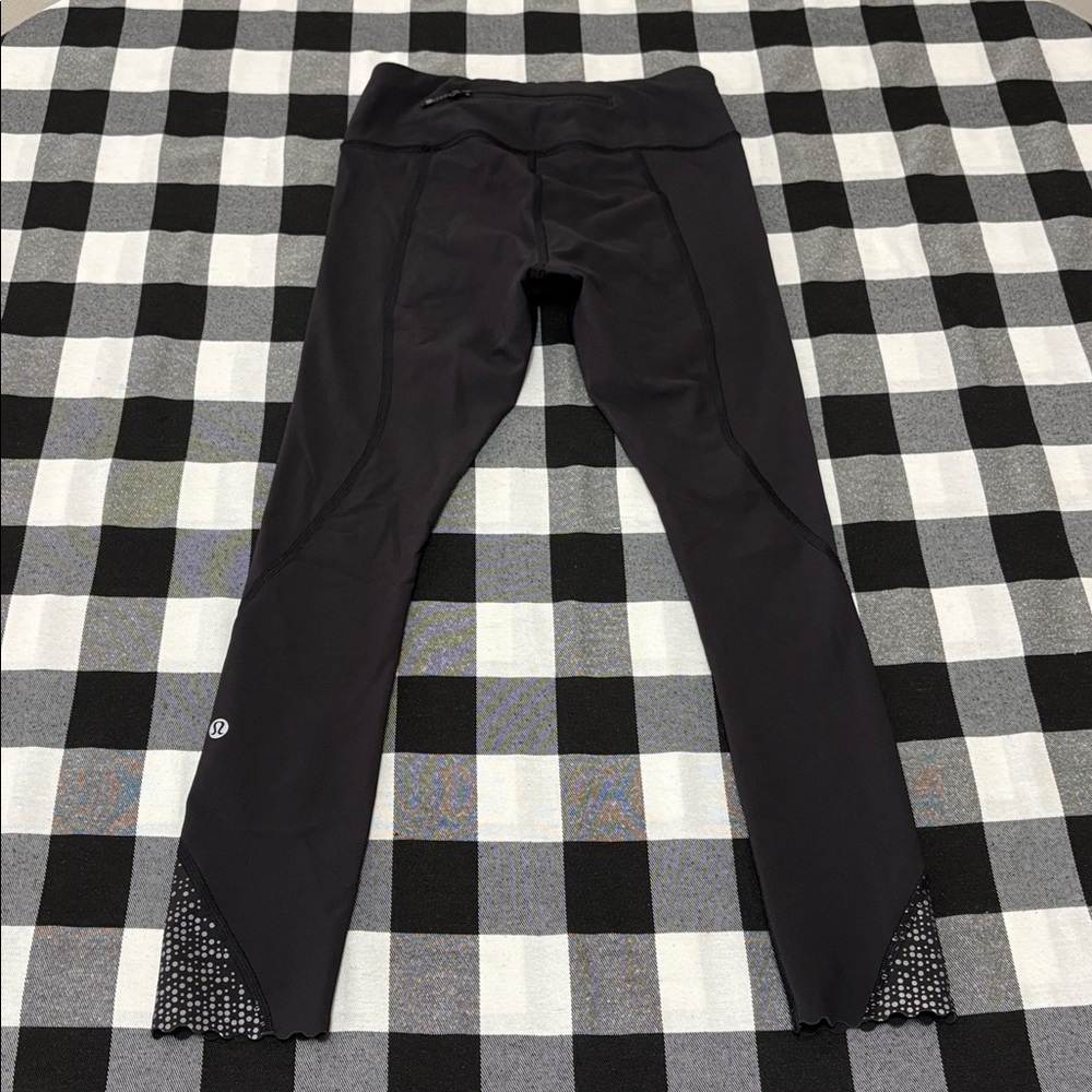 Lululemon Tight Stuff Black Gray Reflective Dots Scalloped Hem Leggings Tights 4 - Picture 13 of 16
